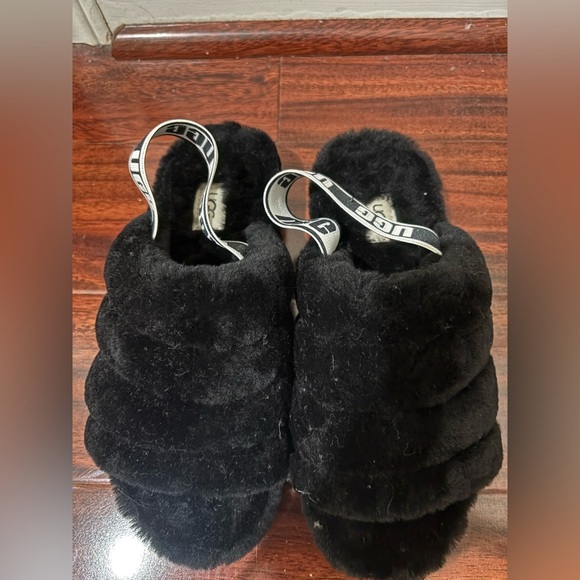 UGG Black Fluffy Slippers Size 8 - Picture 2 of 4